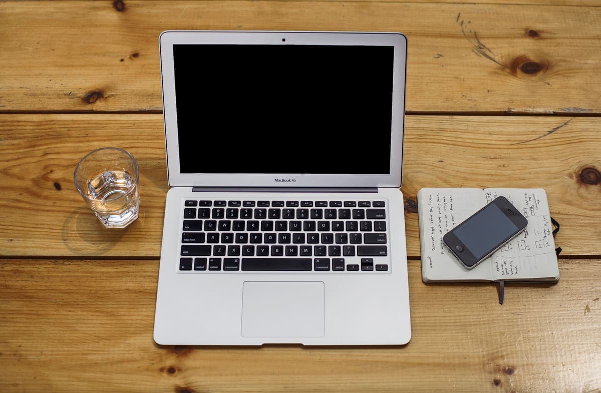 Apple MacBook Air — Yükseltilmiş RAM/SSD 2