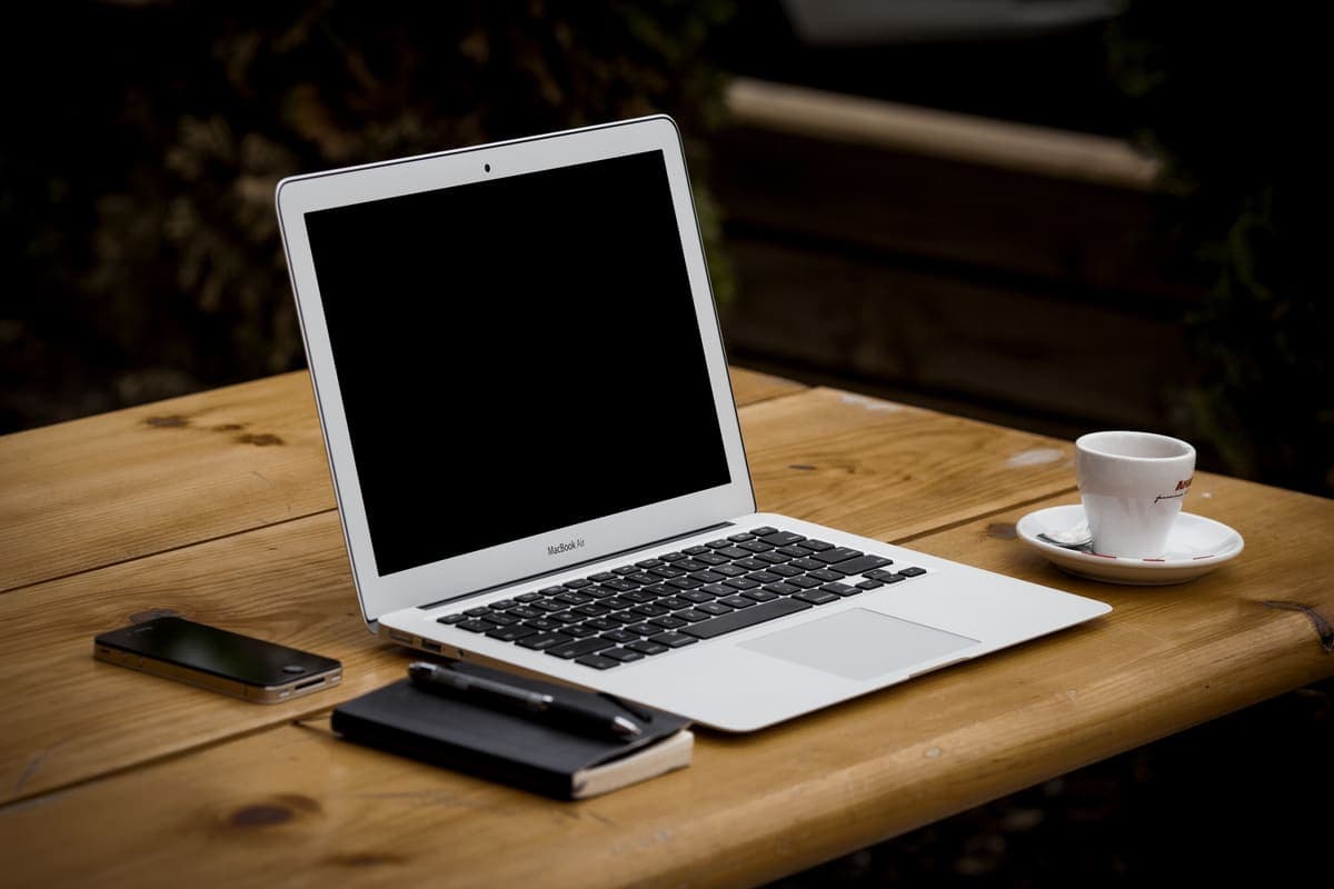 Apple MacBook Air — Yükseltilmiş RAM/SSD 1