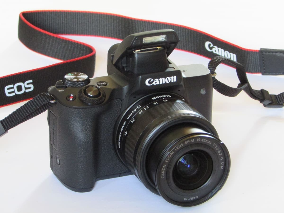 Canon EOS M50 — Lensinde çizik yok 4