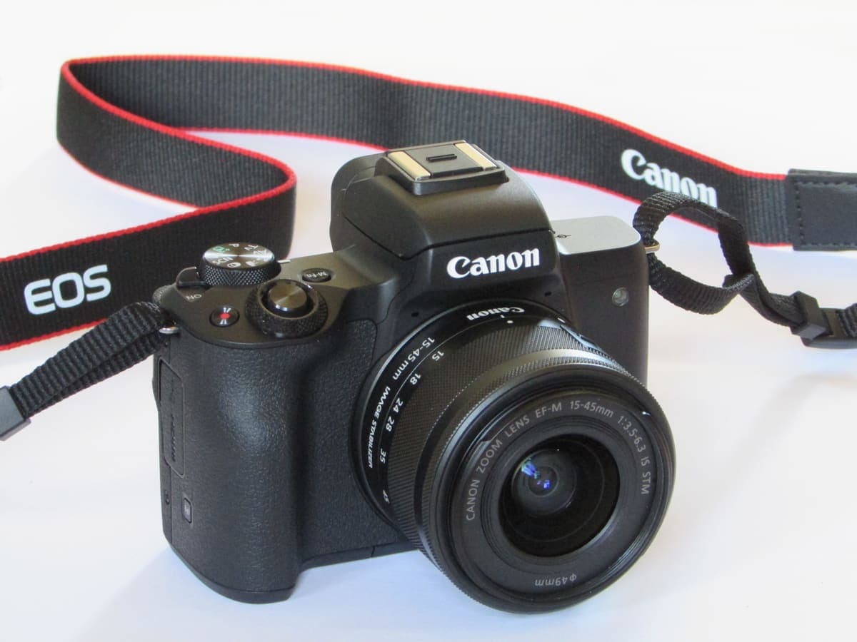 Canon EOS M50 — Lensinde çizik yok 3