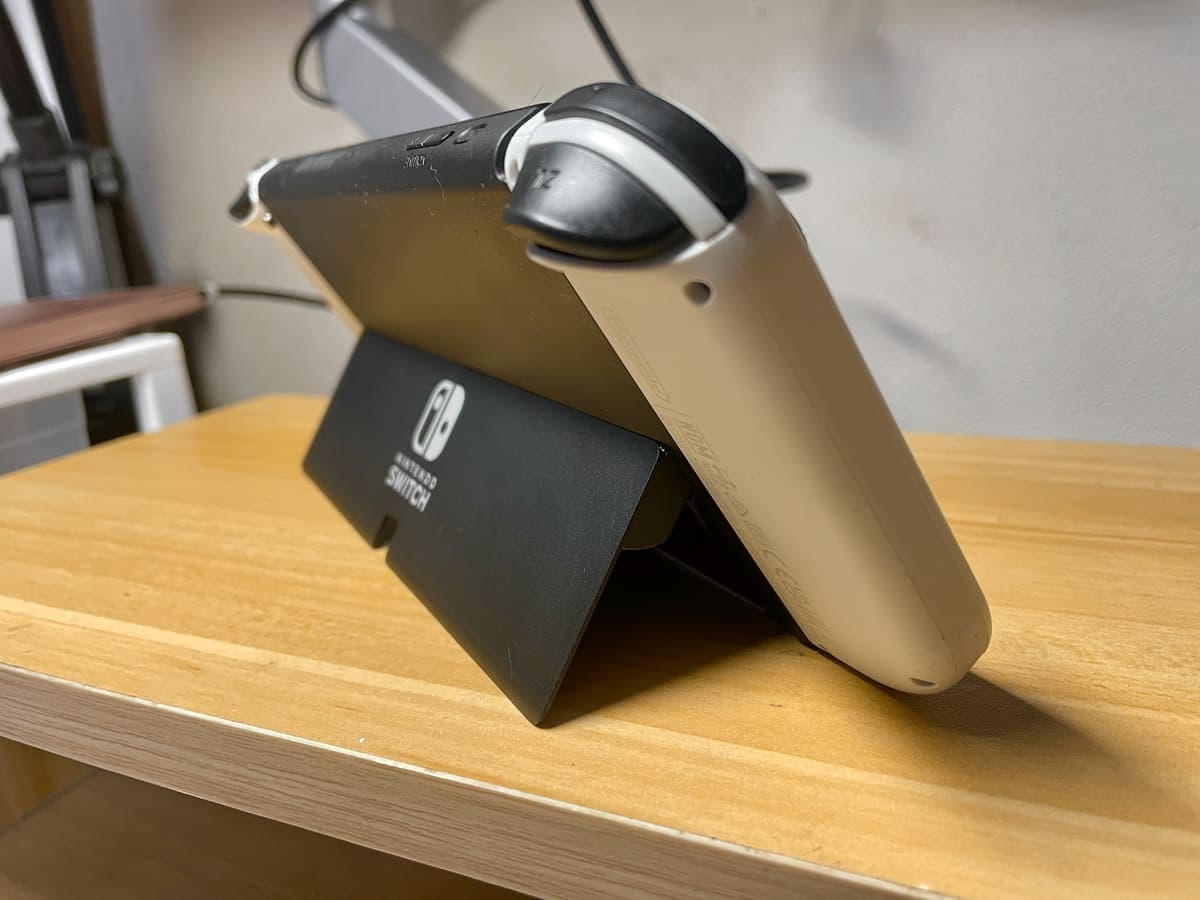 Nintendo Switch OLED — Az oynanmış, temiz 2