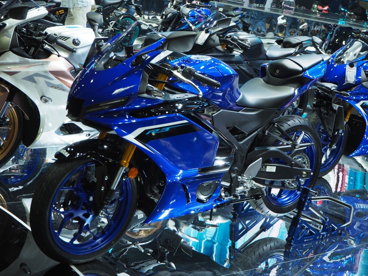 2022 Yamaha YZF-R3 — Garaj arabası, az kullanılmış 2