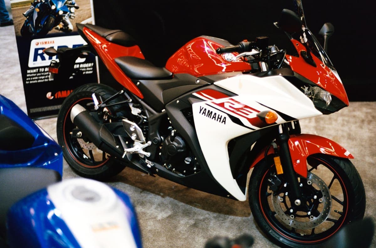 2022 Yamaha YZF-R3 — Garaj arabası, az kullanılmış 1