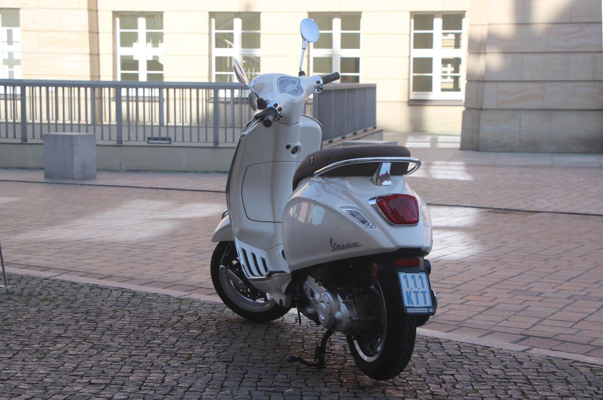 2021 Vespa Primavera 125 — Tek elden, bakımları yetkili serviste 2