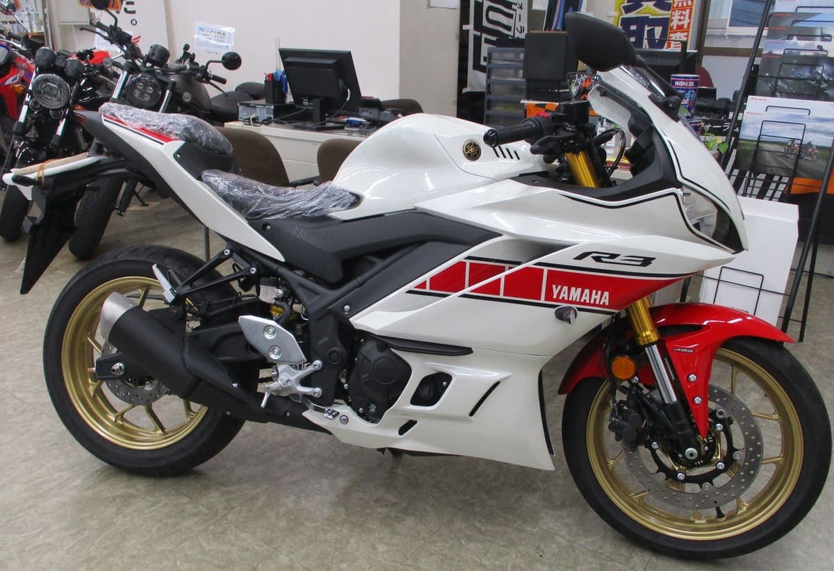 2022 Yamaha YZF-R3 — Garaj arabası, az kullanılmış 3