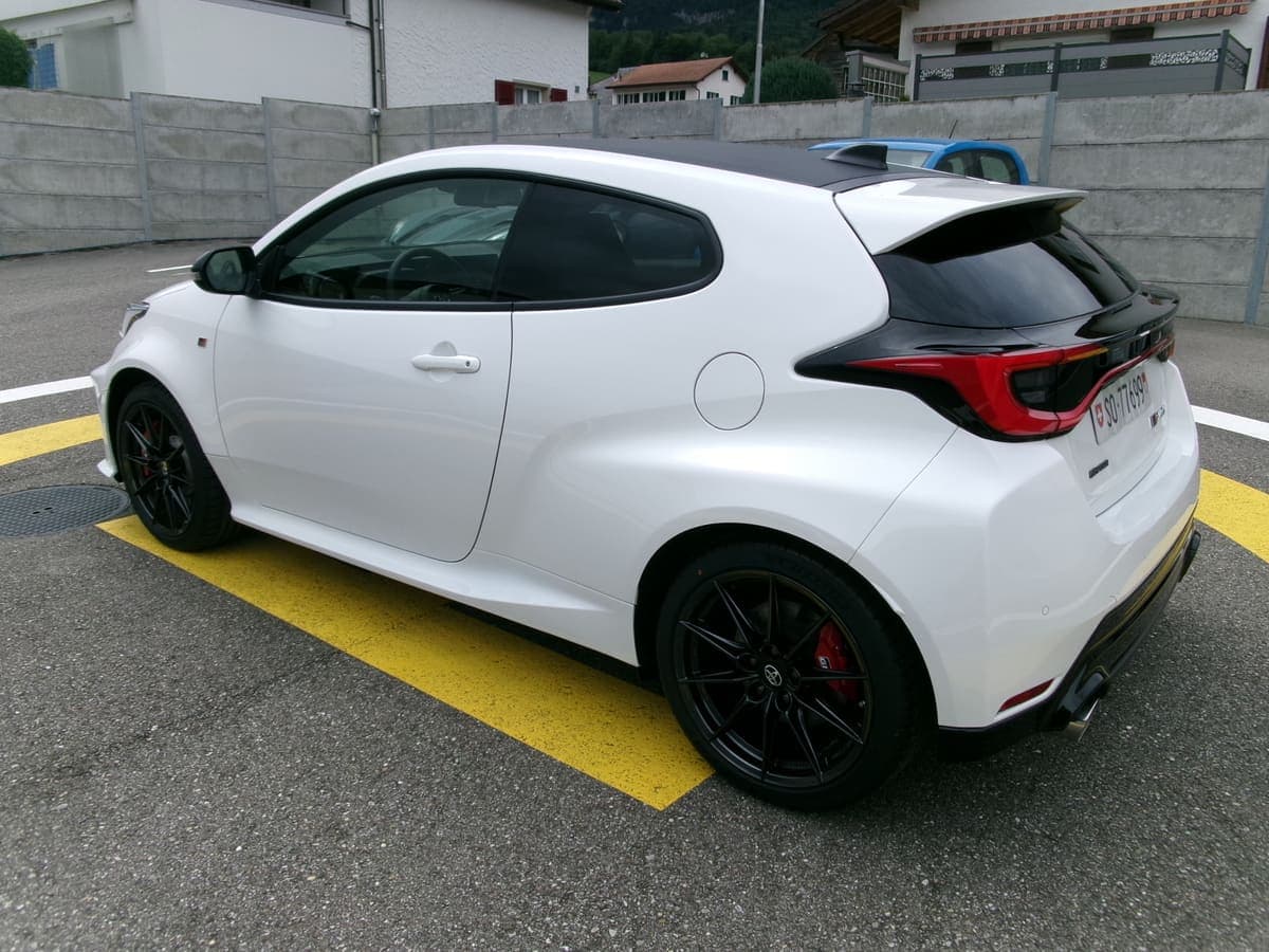 2021 Toyota Yaris 1.5 Flame — Takas olur, kredi kullanılabilir · Merkez 2