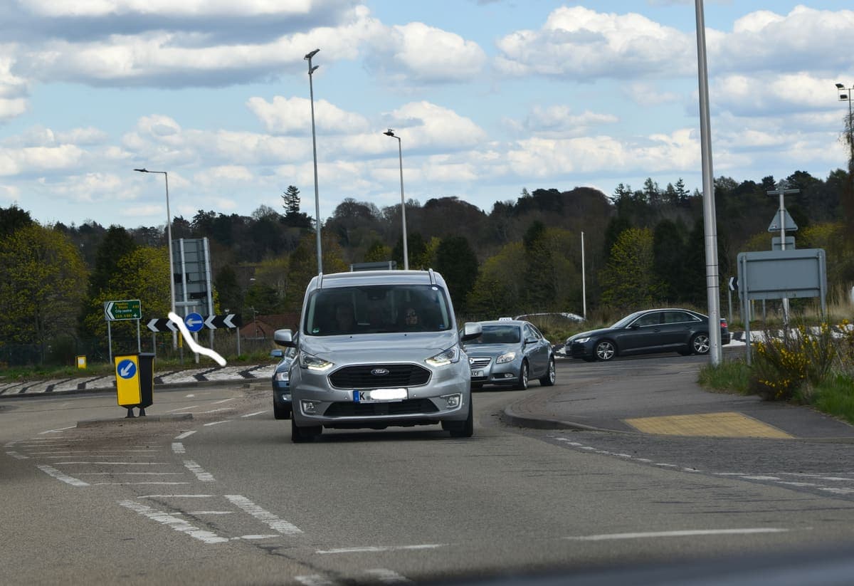 2019 Ford Transit Courier — Muayenesi yeni yapıldı 2