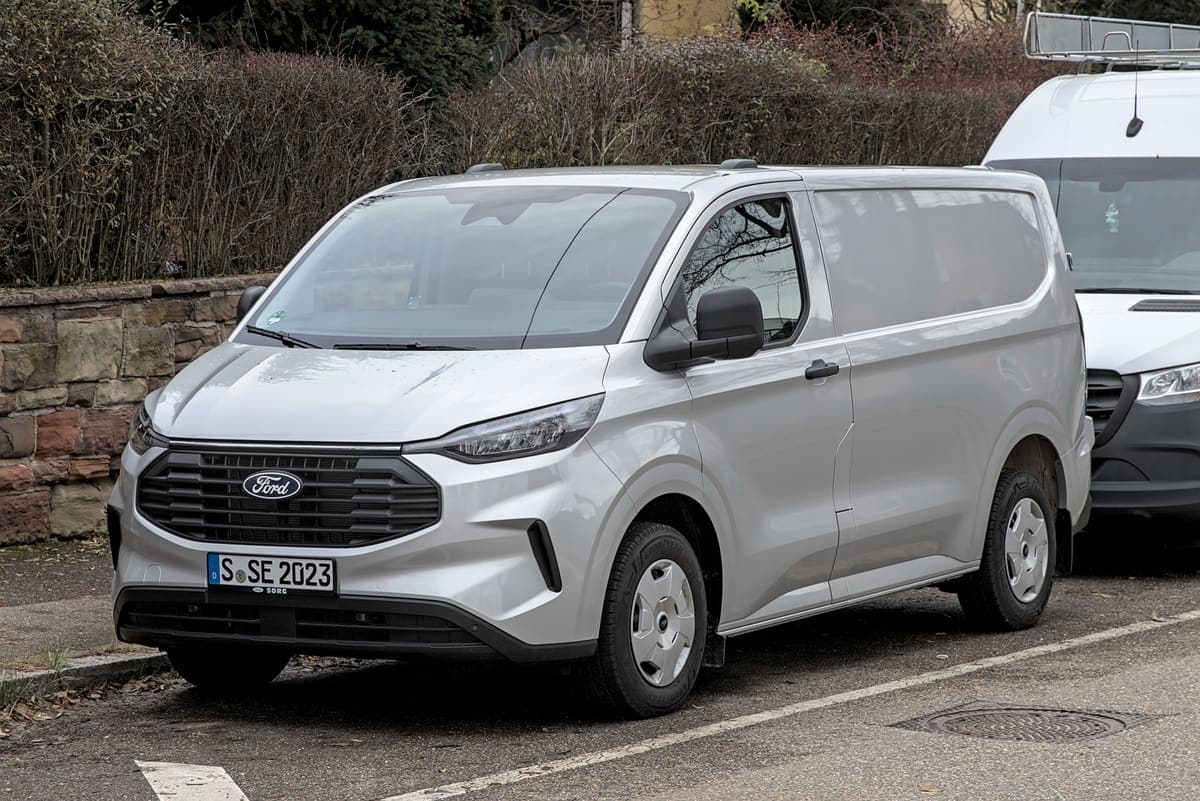 2023 Ford Transit Custom — Zamanı gelen bakımları yapıldı 2
